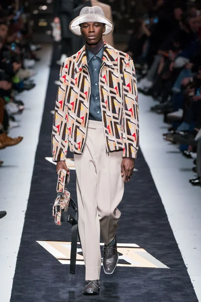 Look 25